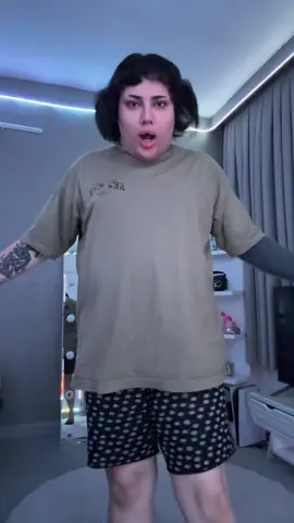 انقد محکم رفتم دوربین اخرش داشت میچرخید😭