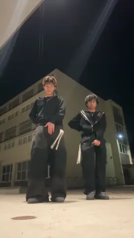 de la mama | DC: @James | #vancouver #dance #duo 