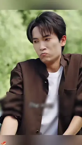 Pria itu secara tidak sengaja menangkap seekor ikan koi raksasa seberat 500 pon.#alurcerita #alurceritafilm 