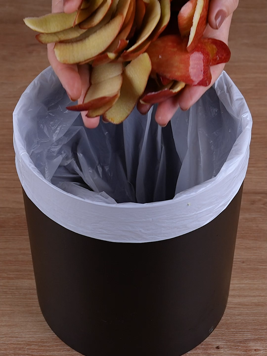 Never throw apple peels in the trash again! A genius trick everyone should know #cooking #Recipe #EasyRecipe #quickrecipes #cook #cake #chocolate #dessert #viral #viralvideo