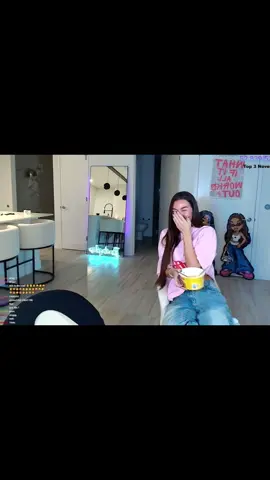 LMAOOO #christinaottrando #amberlawes #chamber #christinaandamber #fyp 