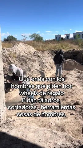 Que onda con los hombres que piden hot wheels de regalo ?  NOTA ES SÁTIRA EL VIDEO ! #obra #blackfridayentiktokshop #buenfinentiktokshop #construccion #albañiles 