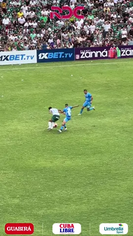 LLEGÓ EL SEGUNDO GOL DE ORIENTE Dieguito Rodríguez hizo un golazo. No lo pudieron parar en ningún momento; encaró, dejó rivales en el camino y definió de la mejor manera. Una jugada individual que marcó la diferencia en el partido. . Periodistas: Josias Karageorge - Jorge Eduardo  . #RDCDeportes  #TuPasiónEsLaNuestra  #Guabirá #UmbrellaSport #CubaLibre 