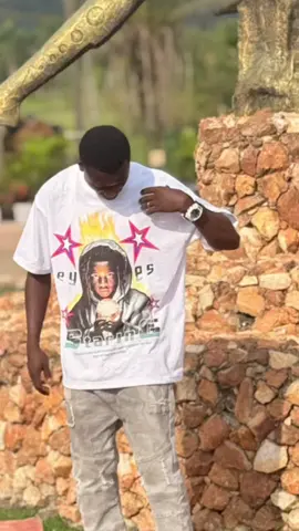 I always like walking in the rain, so no one can see me crying. #zinodict💯💥😉❤️ 