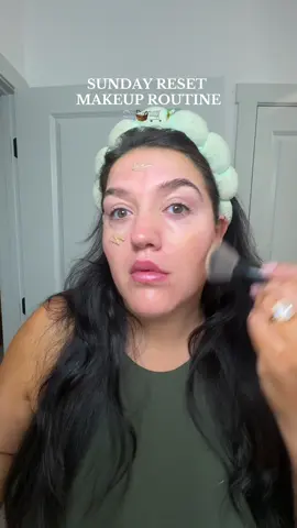 happy sunday cutie pies! spent the day Christmas shopping, resetting the home for the week and now cooking with the family 🤍 hope you had an amazing weekend 🧸🫧🧚🏼