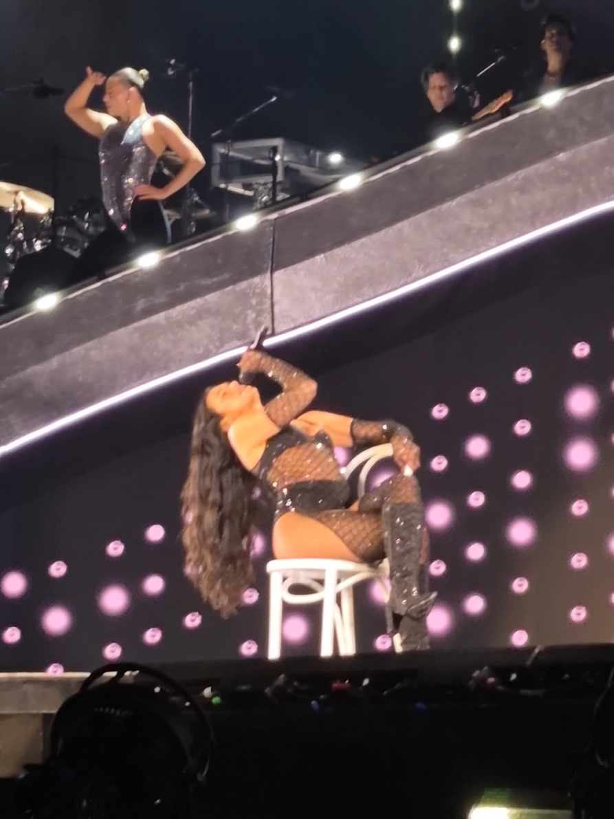 whatcha doing feat mis gritos... que me perdone dios @Dua Lipa @Team Dua HQ #radicaloptimismtour #dualipa #radicaloptimism 