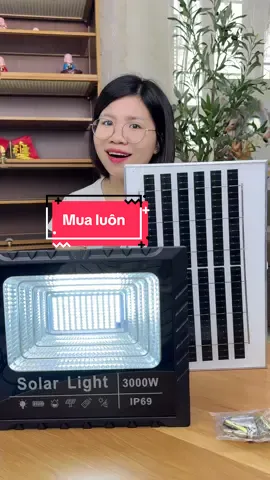 Không mua quá tiếc đèn năng lượng mặt trời giá hời#hangxinhtuoi #dennangluongmattroi #dennangluongmattroigiatot 