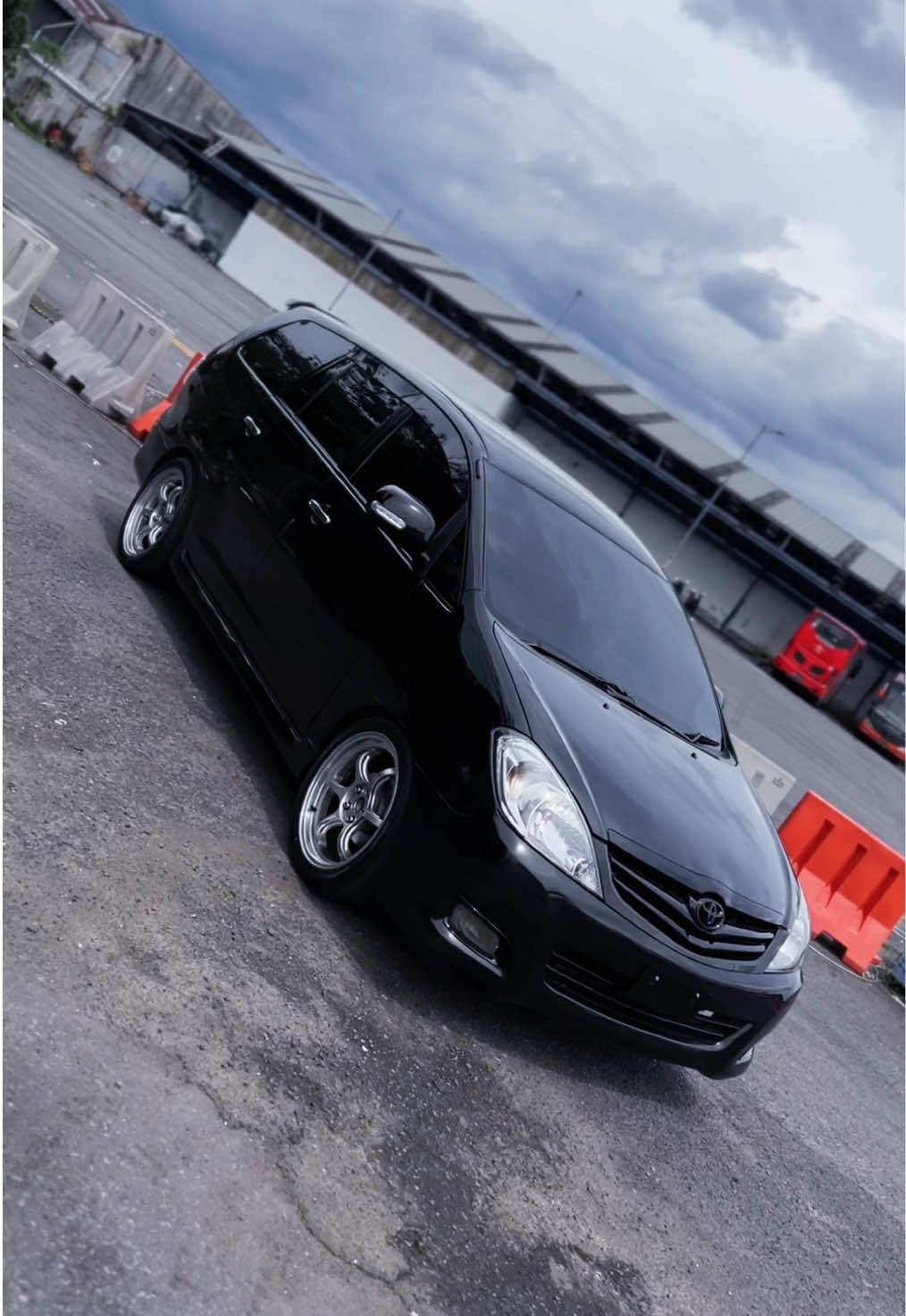 info dong headunit yang bagus dong buat innova, yang tinggal pasang hehe😅 #1tr #innova 