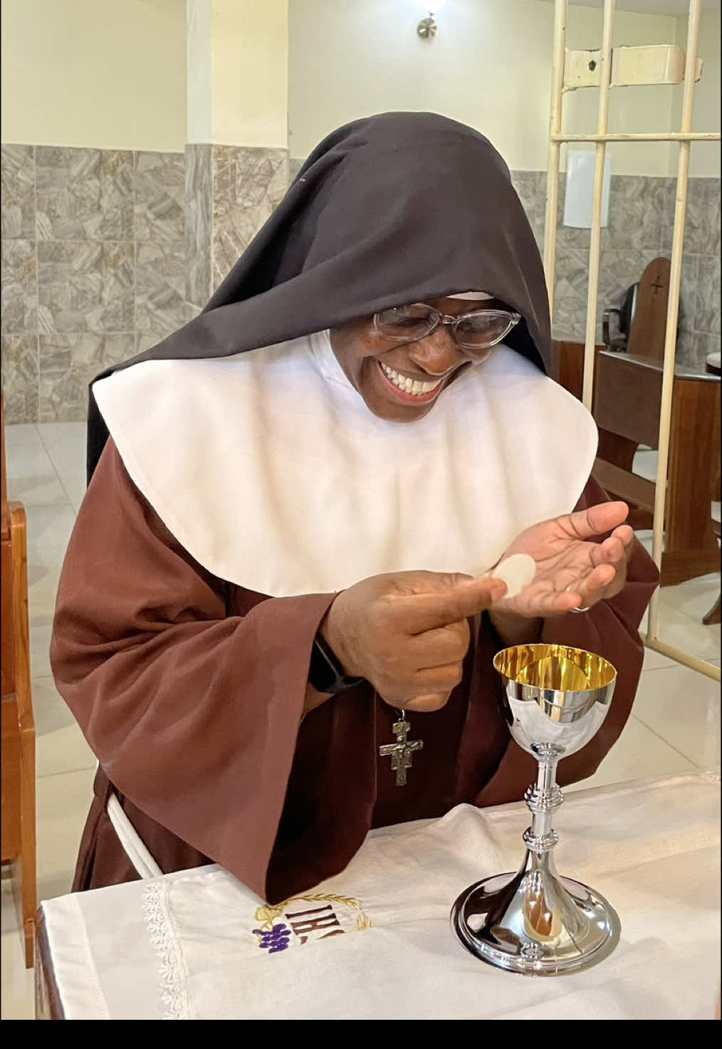 Patena e Cálice ❤️‍🔥✨ @Padre chrystian shankar  #santamissa #pechrystian #corpodecristo #sanguedecristo  #catolicos   