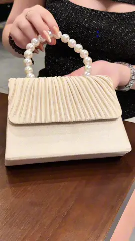 túi xách gắn ngọc trai qua sang nha mấy chị #túi #tuixach #xuhuongtiktok  