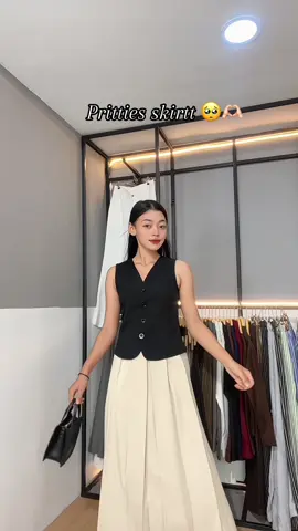 Cantik banget kan 🫶🏻 #skirt #OOTD #promo1111 #longskirt #vest 