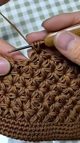 #MoeCrochetHandmade #Crochetbag #handmade #myanmartiktok🇲🇲🇲🇲 #ချည်ထိုးhandmadeများမှာလို့ရပါတယ်ရှင့် 