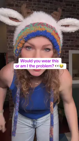 Channel full-on holiday cheer with this cozy reindeer antler hat 🦌🎄 The Nana Hot Festive Christmas Antler Hat is soft, warm, and absolutely adorable — perfect for parties, photos, or staying cozy all winter long. It even comes with a cute Santa tote bag as a bonus! Whether you’re gifting it or wearing it yourself, this hat guarantees smiles (and compliments). #ChristmasStyle #HolidayOutfit 