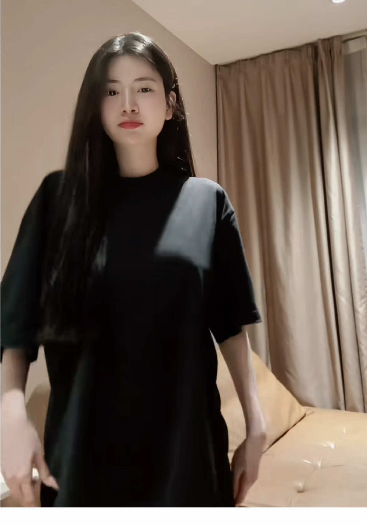 Không mặc áo giáp quen r :))