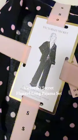 Tis the season for cozy pajama sets 🌙💖 @Victoria’s Secret Signature Flannel | Black/Pretty Blossom Dot in size small short  #pajamaset #victoriassecret #cozypajamas #polkadot #pjset  