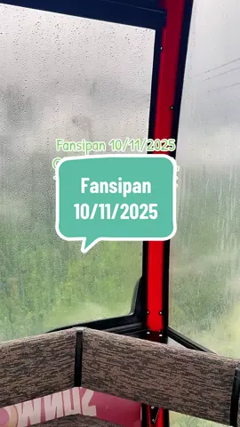 Đường lên đỉnh Fansipan hôm nay khi ngồi trên cabin cáp treo thật đẹp. Nhưng Đỉnh Fansipan hôm nay thì khác, mưa hơn lạnh hơn, gió hơn #nguigiudinhtroi #duyosapa #sanmayonline 