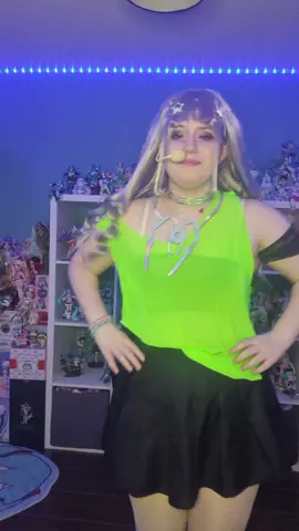 ivan:@Axel [ 87/86 ]    GIRL MOVE UR MIC DOWN🗣🗣🗣🗣🗣🗣🗣||#cosplay #goviral #chaoticchuuya #ivantill #alienstage 