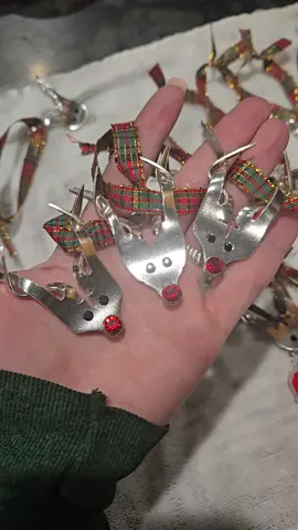 The holidays are just around the corner and I just finished making a bunch of reindeer ornaments, ready to find their forever homes! 🦌 ❤️ These are made from vintage forks!!! You can find them in the Christmas section on my website 🎄  #Christmas #christmasdecor #fblifestyle #reindeer #holidays 