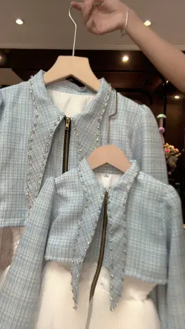 Yuk sayangku yang masih belum kebagian gamis couple bisa langsung cek out di live ya🥰😘✨#fyppppppppppppppppppppppp #fypシ゚viral🖤tiktok #racuncantik #fypシ゚ #bomshellstores #gamiskekinian #couplebunda #ootdfashion 