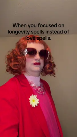 #auntgladys #auntgladyscosplay #weaponsmovie #zachcregger #amymadigan 