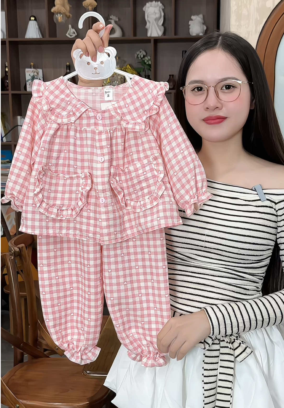 Bộ pijama kẻ caro bánh bèo xinh cho bé gái 🥰 #thoitrangtreem #bopijamachobe #bodaitaychobe #phamdiutb 
