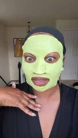 @Experiment Beauty I’m in love!! Dry Skin approved!  . . #experimentbeauty #dryskin #hydratingmask #experimentbeautysupersaturated #glycerin 