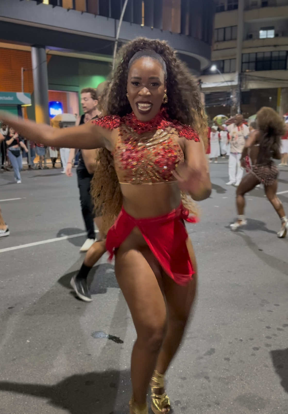 Passistas da Viradouro ❤️🤍 Ensaio de rua #carnaval #samba