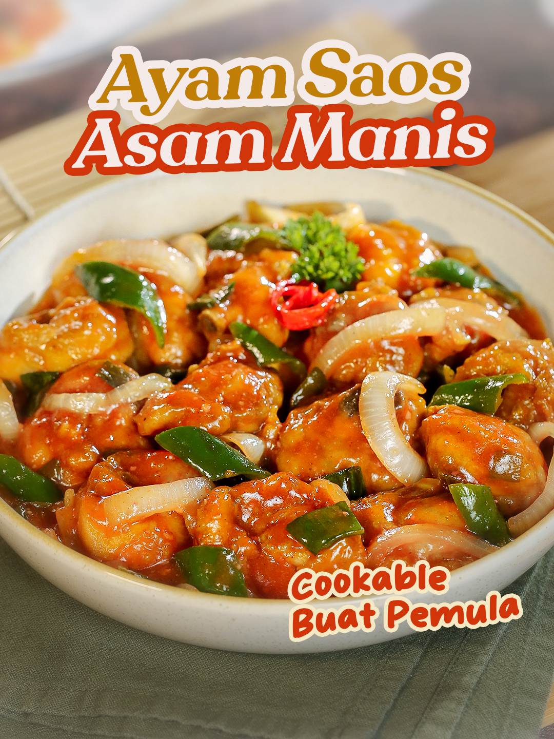 Resep ala resto kini bisa tersaji di atas meja makanmu! cita rasanya pasti bikin pengen buat lagi dan lagi.🍗🍚 💫AYAM SAOS ASAM MANIS💫 Resep Rudy Choirudin Bahan 1 : - 500 gr Ayam - ½ sachet Bumbu Desaku Marinasi - 2 sdm Tepung Maizena - 2 sdm Air Bahan 2(tumis): - 1 buah Bawang Bombai - 2 buah Cabe Merah/Hijau (dibuang bijinya, potong-potong) - 2 cm Jahe - 1 batang Daun Bawang Prei - 3 sdm Margarin (untuk menumis) Bahan 3 : - 3 sdm Saos Tomat - 2 sdm Gula Pasir - 1 sdm Kecap Asin - 1 sdt Cuka - 1 sachet Desaku Bawang Putih Bubuk - 1 sdt Tepung Maizena - ½ sdt Ladaku Merica Bubuk - 125 ml Air CARA MEMASAK 1. Campur Bahan 1(ayam, Bumbu Desaku Marinasi, tepung maizena, dan air) di dalam kontainer, kocok hingga tercampur rata, dan diamkan minimal 30 menit. 2. Goreng ayam pada minyak yang sudah panas dengan menggunakan api kecil, selama 8 menit. 3. Campurkan semua Bahan 3 (saos tomat, gula pasir, kecap asin, cuka, Desaku Bawang Putih Bubuk, Ladaku Merica Bubuk, dan tepung maizena, aduk rata. Kemudian larutkan dengan air, aduk sampai benar-benar rata, dan sisihkan. 4. Tumis Bahan 2 (margarin, bawang bombai, jahe dan daun bawang prei) sampai wangi. 5. Masukkan campuran saos, cabe hijau, dan masak sampai mengental dan mengkilat. 6. Masukkan ayam yang sudah digoreng, aduk rata hingga semua ayam terbalut bumbu. 7. Hidangkan. #simplerudy #masaksatset #reseprudychoirudin #rudychoirudin #resepayam #ayamasammanis #ayamsaosasammanis