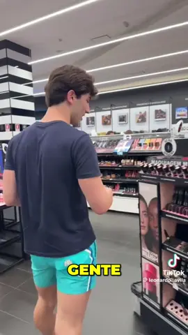 Indo me maquiar na Sephora pro meu date! Será que minha namorada vai gostar da make? E do presente que escolhi pra ela? #maquiagem #Sephora #SaintLaurent #date #namorada