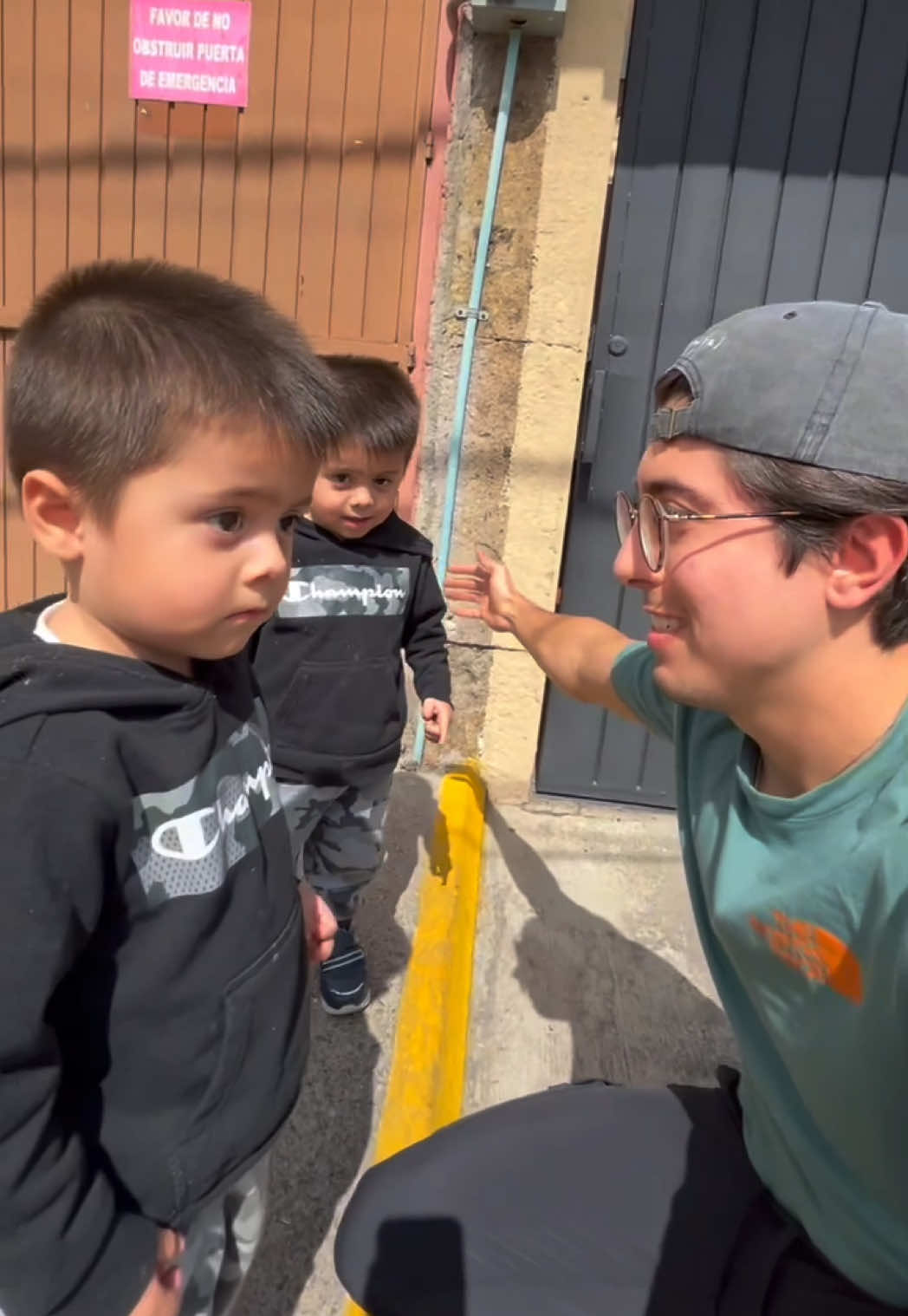 “Donde estabas?” 😂😂🥰 #gemelos #twins #niños 