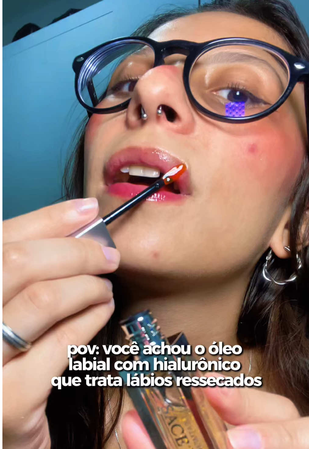 Esse óleo labial da @SACE LADY BR é MUITO mais que um gloss 💧  💋 Hidratação profunda co  m ácido hialurônico 4D 💎 Efeito water-light, sem grudar 🌈 Reage ao pH dos lábios (cor personalizada!) 🪞 Preenche, trata e dá brilho natural 💸 De R$129 por R$40,37 — 69% OFF no TikTok Shop! ⚡ Oferta relâmpago — garante o seu no carrinho laranja! 🛒 #saceladybr #TikTokShopBlackFridayBR #lipcare #oleolabial #TikTokShop1111BR  