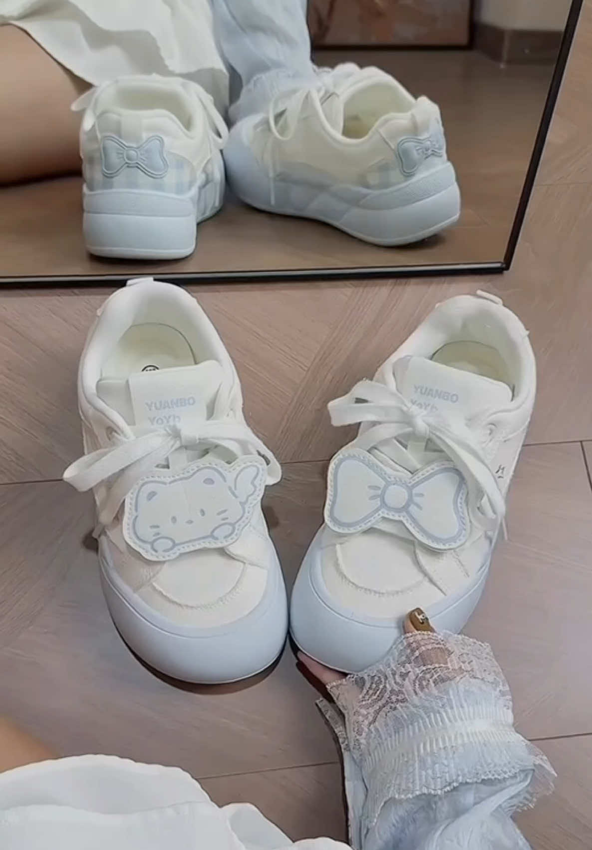 Giày thể thao đơn giản mà xinh nha #giàydépnhàpum #giàydép #review #giàythểthao #giayxinh 