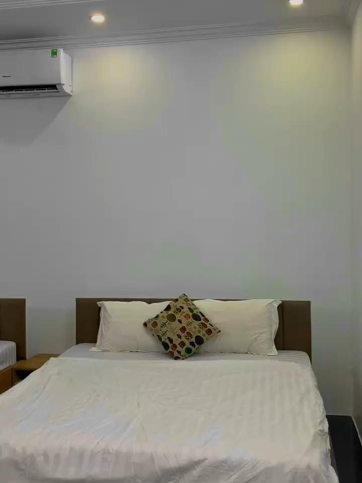 Phòng đôi nhà em 400k/đêm nha  Có xuất hóa đơn cho quý khác.. Liên hệ 02973 678 789 để đặt phòng nha... Đường số 10, KDT Tây Bắc, Rạch Giá  gần bến tàu đi PHú Quốc