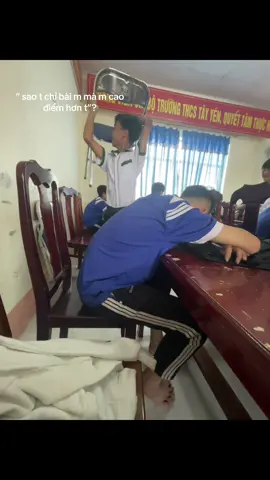 M sao??#TikTokAwardsVN #vairal #thanhxuan #hocsinhcap2 #viral 