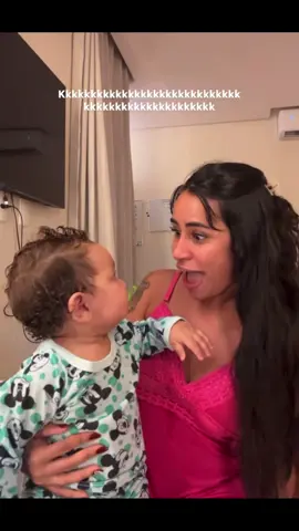 Sempre quando a @Açucena Guirra conversa com o público ai vem assunto sério #saulo #acucena #vladimirputin #tome 