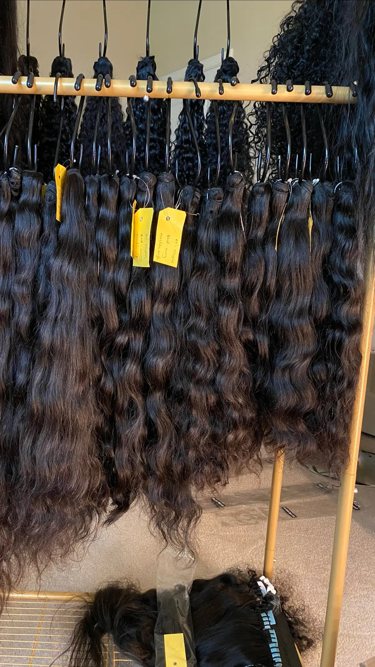 Raw Indian Wavy — naturally refined 💅🏽✨  #HairTok #hairsupplier #HairTok #LuxuryBundles #rawhairextensions 