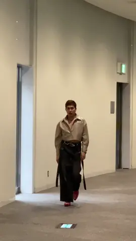 Everyone; What is your job in Japan???  Me:  #Runway #japan #fyp #foryou  #foryoupage 