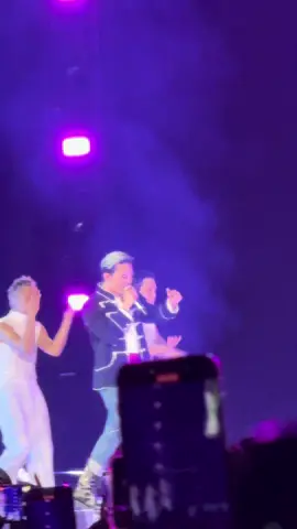 Thích đoạn này lắm lunnn #gdragon #ubermenschworldtour #8wonder 