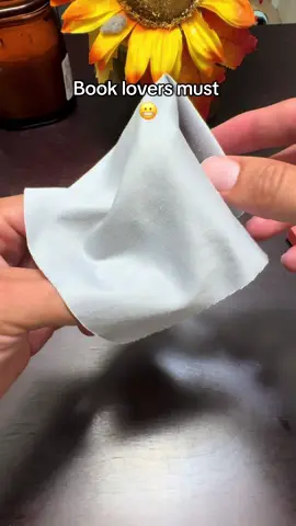 Ever lose your page right after reading? 👀 This smart bookmark marks it for you every time you turn the page. Would you use one of these? 📚✨ #BookTok #ReadersOfTikTok #Booklover #BookGadget #ReadingHack