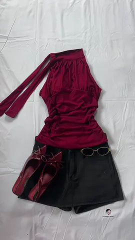 Red top for christmas?? #redtop #redoutfit #christmasoutfit #OOTD 