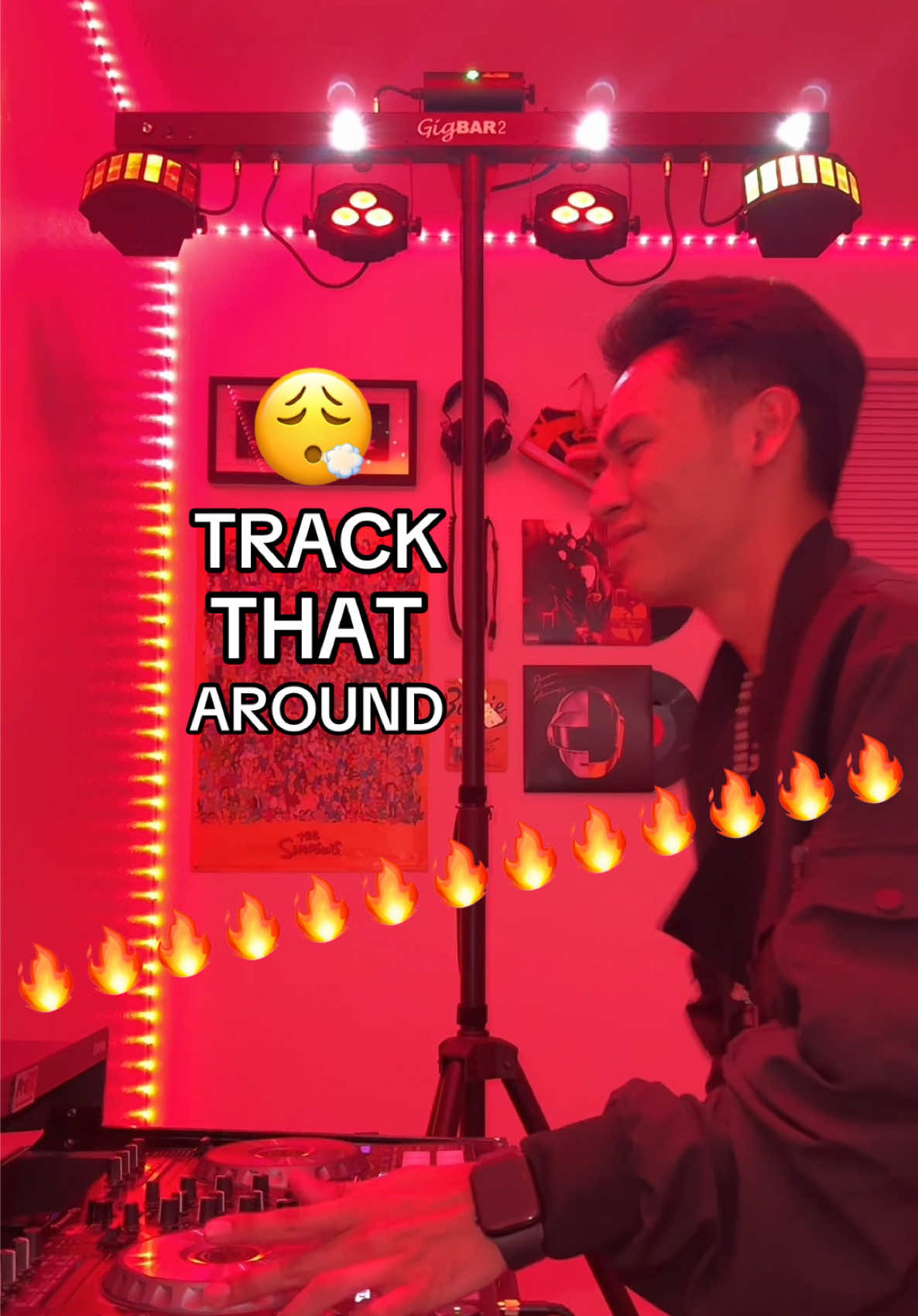 okay what😭 #dj #mashup #liljon #transition #party @Gwen Stefani @Pitbull @Lil Jon @Black Eyed Peas @Flo Rida @arlenemclive @Ye @Govee @alphathetausa 