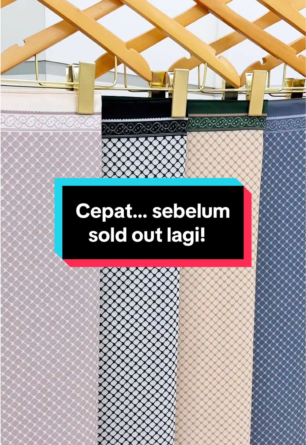 Siapa cepat, dia dapat 👀 Stok tak banyak yang tinggal, Kak Boo tak janji boleh restocks tau ☝🏻 #tudungbawal #bawalprinted #bawalbidangbesar #fyp #premiumcotton 
