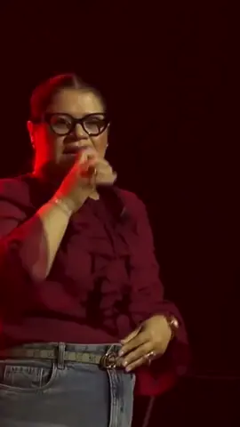 Eu profetizo que essa semana será uma semana cheia de coisas boas na sua vida 🙌🏻😭 #midianlima #louvor #gospel #fy #marataizes 