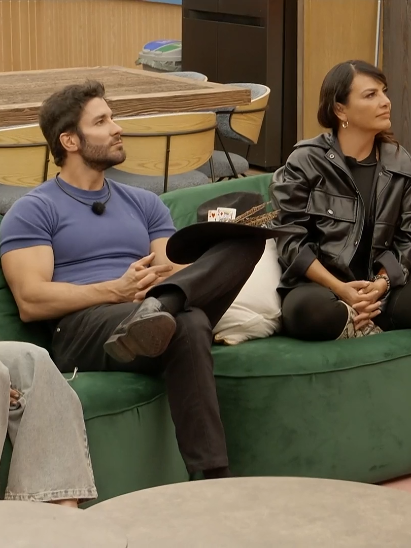 #LisVega entiende perfectamente lo que está sintiendo #LolaCortés. ❤️‍🩹 📺 #LaGranjaVIP EN VIVO AHORA 🐓 https://bit.ly/VIVOGranjaVIP  Lunes a viernes 9:00 p.m. por #AztecaUNO. Domingo La Gala 8:00 p.m. por Azteca UNO. 🌾 Transmisión 24/7 en #DisneyPlus experiencia completa.