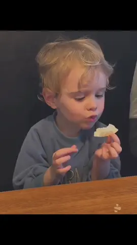 Vì miếng ăn nhưng phải thương em 🙂‍↕️