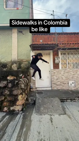 It’s a workout to walk the sidewalks!😭😂#hispanic #fy #foryoupage #latino #share 