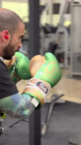 The wife @Veronika Croft coming in clutch with much needed gloves. Been rocking the same gloves since I started boxing two years ago in the Philippines. Time flies, getting better but much much more work to be done. Road to amateur let’s get it. #boxing #boxingtraining #california #amateurboxing 