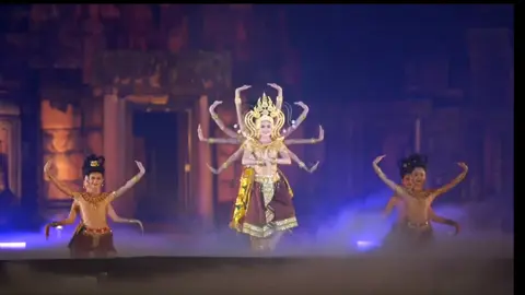 ระบําพิมายปุระ ในงานเทศกาลเที่ยวพิมาย 2568 แสดงโดย ชุมรมนาฏศิลป์บ้านแม่วรรณ (คุณครูวรรณี) 