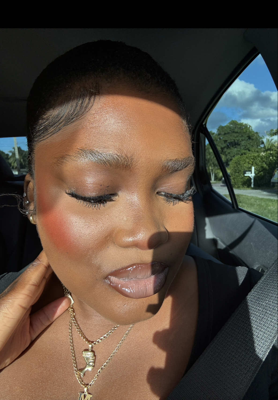 New nails new shape 😍💕 #nails #fallnails #almondnails #nailinspo #miaminails 