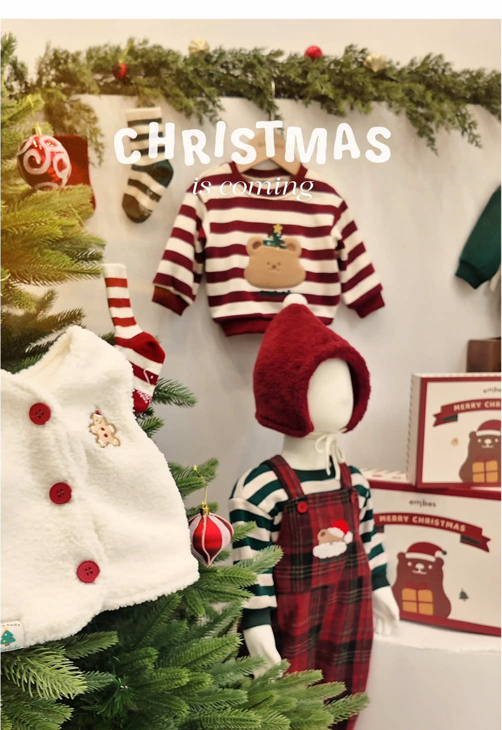 Christmas is coming✨ Ba mẹ hãy cùng đếm ngược ngày ra mắt BST Giáng sinh của Embes nhé! Vào 9h ngày 11/11, ba mẹ hãy vào live của Embes Việt Nam để ring ngay những món quà hấp dẫn nha 🌟🌟🌟 #embes #simplycomfortable #embesvietnam 